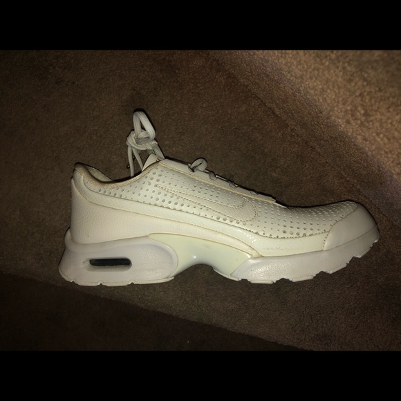 NEW women’s nike air max Jewell SE parm - Picture 2 of 6